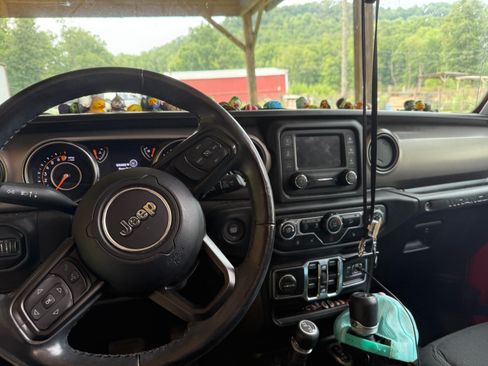 Used 2020 Jeep Wrangler Unlimited Sport S AWD/4WD image 5