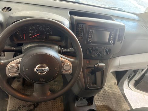 Used 2015 Nissan NV200 SV w/ Technology Package image 12