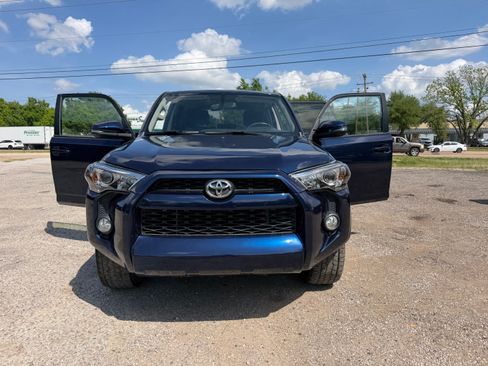 Used 2015 Toyota 4Runner SR5 image 1