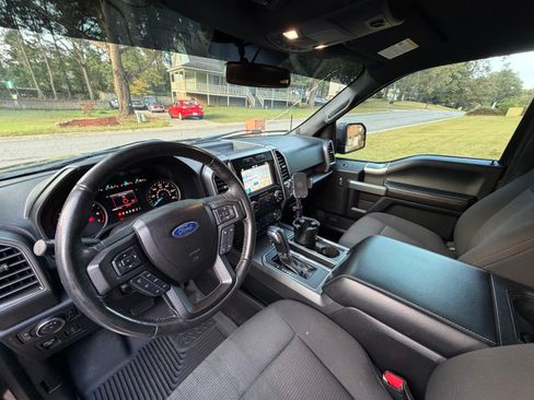 Used 2017 Ford F150 XLT w/ Equipment Group 302A Luxury AWD/4WD image 19