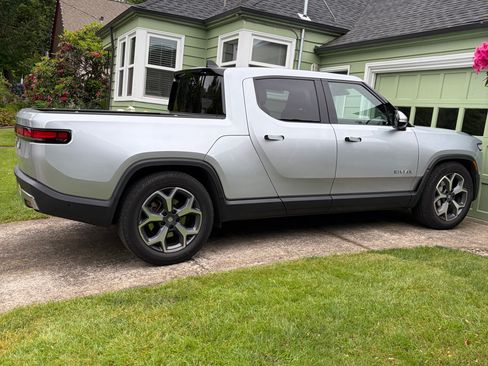 Used 2023 Rivian R1T Adventure AWD/4WD image 2