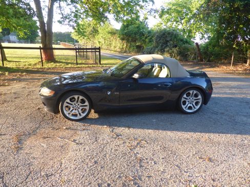 Used 2003 BMW Z4 3.0i RWD image 2