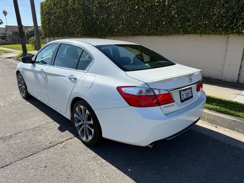 Used 2015 Honda Accord Sport image 4