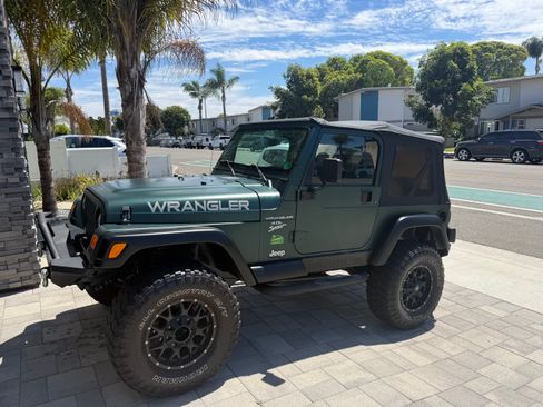 Used 2000 Jeep Wrangler Sahara AWD/4WD image 1