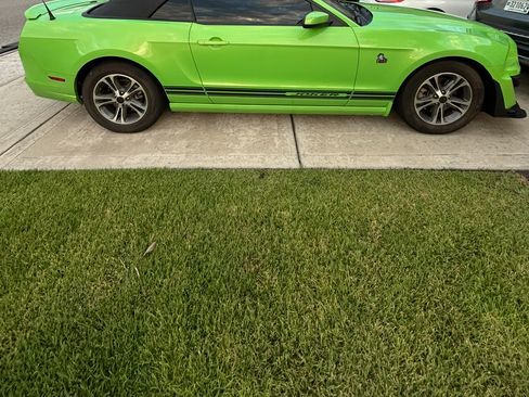 Used 2013 Ford Mustang Premium w/ Security Pkg image 14