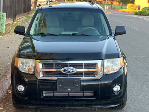 Used 2010 Ford Escape XLT image 1