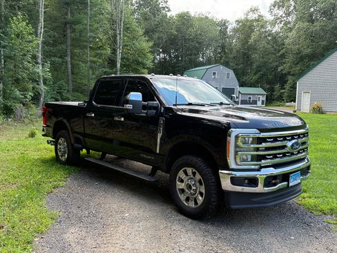 Used 2023 Ford F350 Lariat w/ Lariat Ultimate Package AWD/4WD image 4