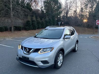 Used 2016 Nissan Rogue SV w/ SV Moonroof Package