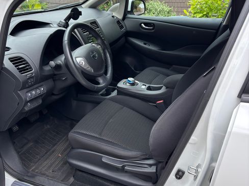 Used 2015 Nissan Leaf S w/ Charge Package FWD image 4