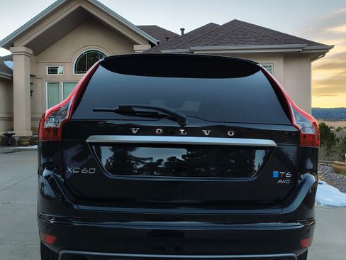 Used 2015 Volvo XC60 T6 R-Design Platinum image 9