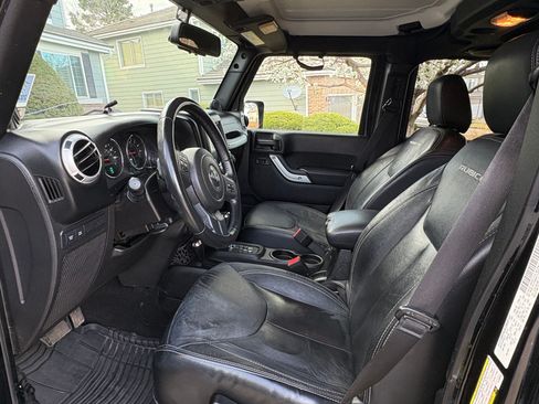 Used 2014 Jeep Wrangler Unlimited Rubicon w/ Connectivity Group image 8