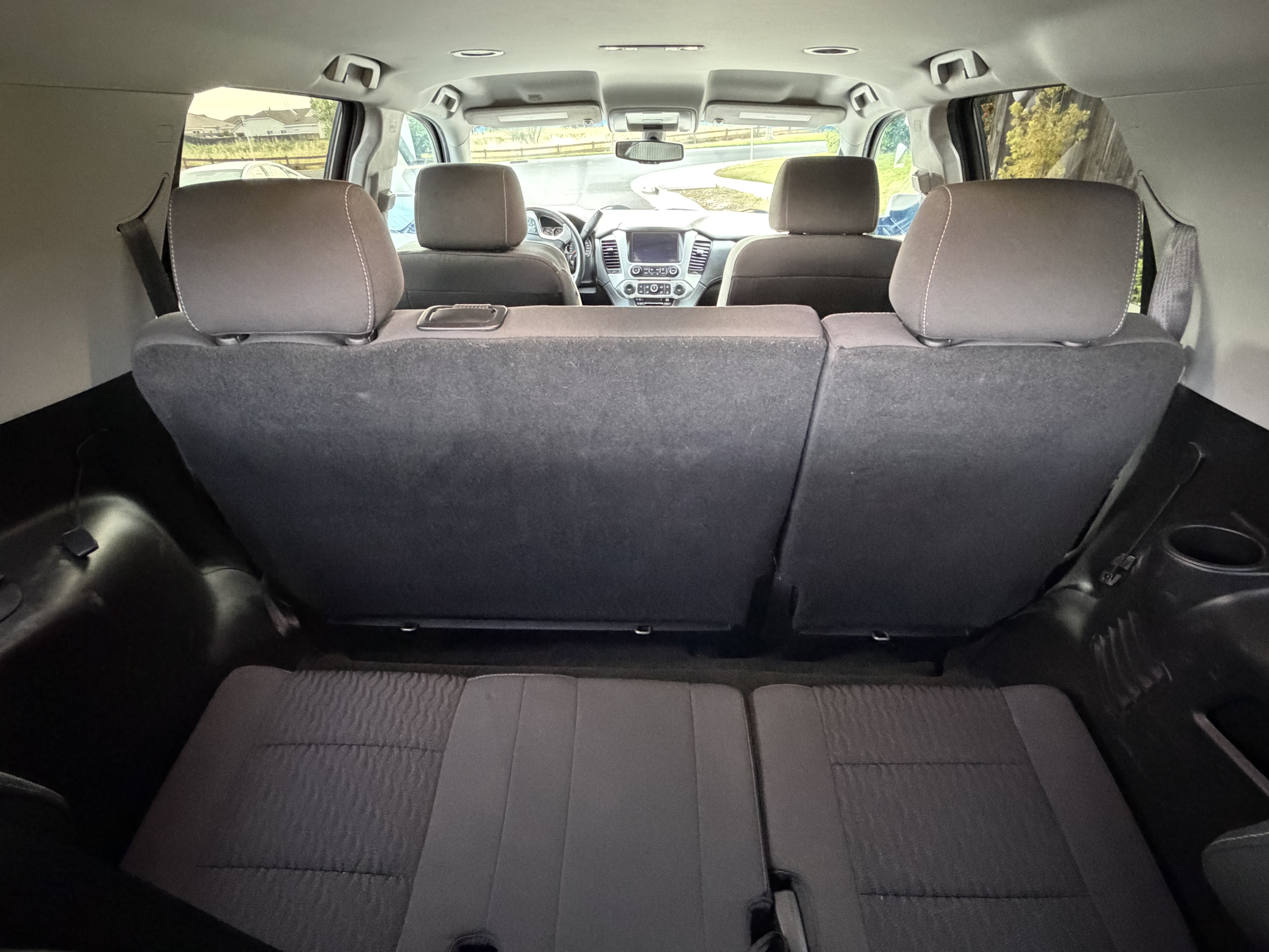 Used 2016 GMC Yukon SLE RWD image 2