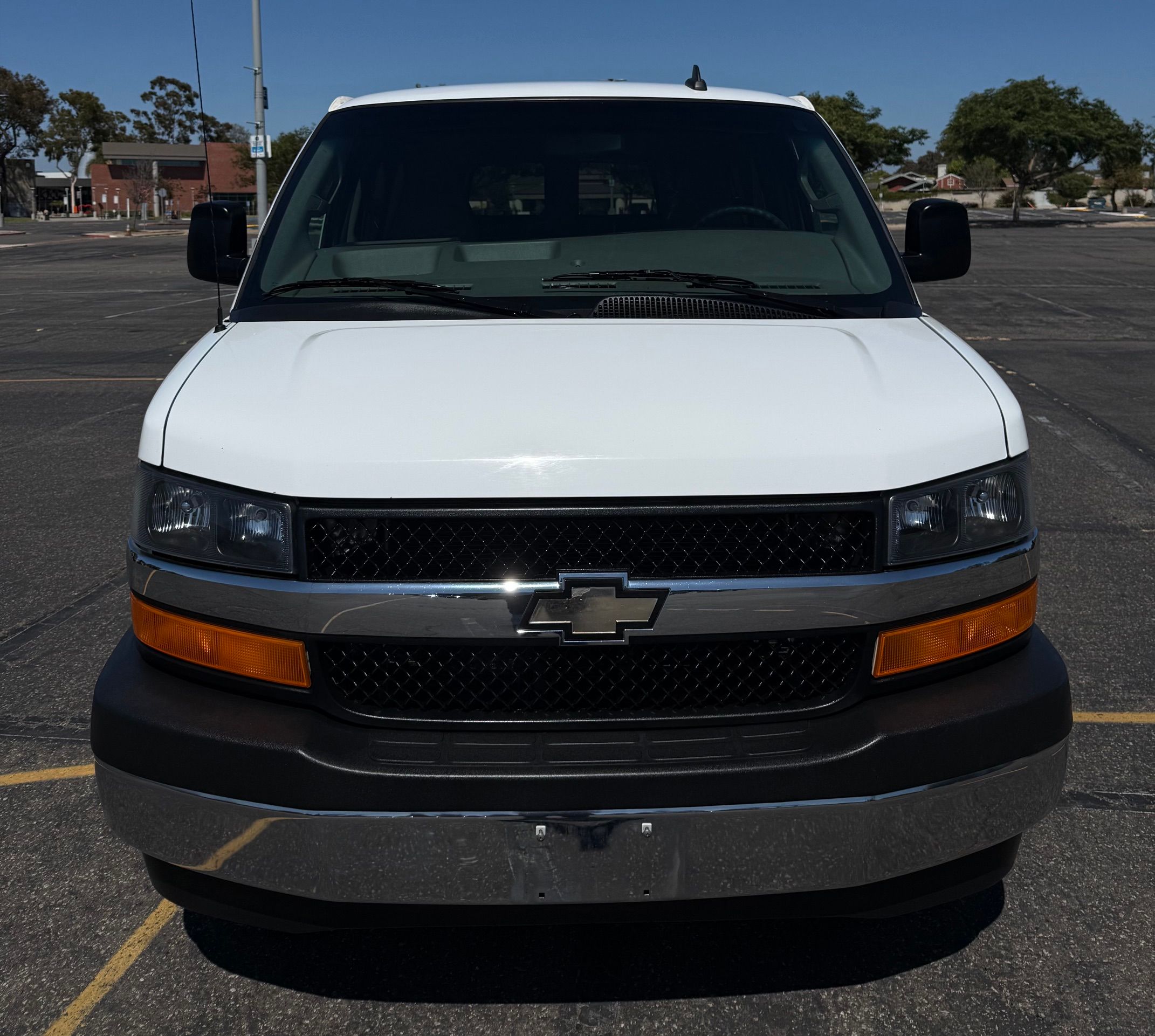 Used 2017 Chevrolet Express 2500 LT w/ LT Preferred Equipment Group RWD image 6