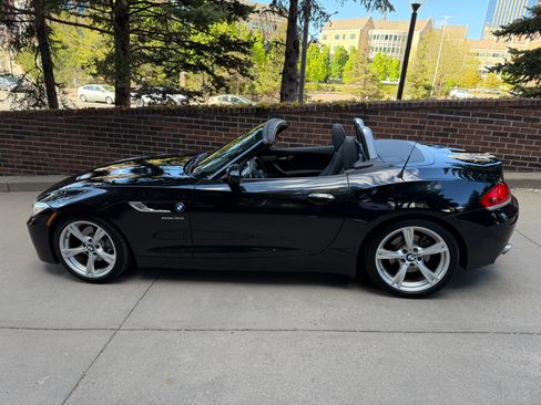 Used 2016 BMW Z4 sDrive35i RWD image 10