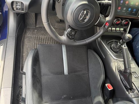 Used 2025 Toyota GR86 Premium image 6