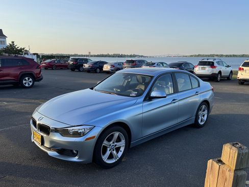 Used 2013 BMW 328i xDrive Sedan AWD/4WD image 1