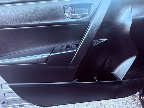 Used 2018 Toyota Corolla XLE image 16