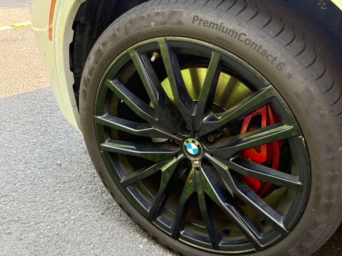 Used 2021 BMW X5 M50i w/ Executive Package image 8