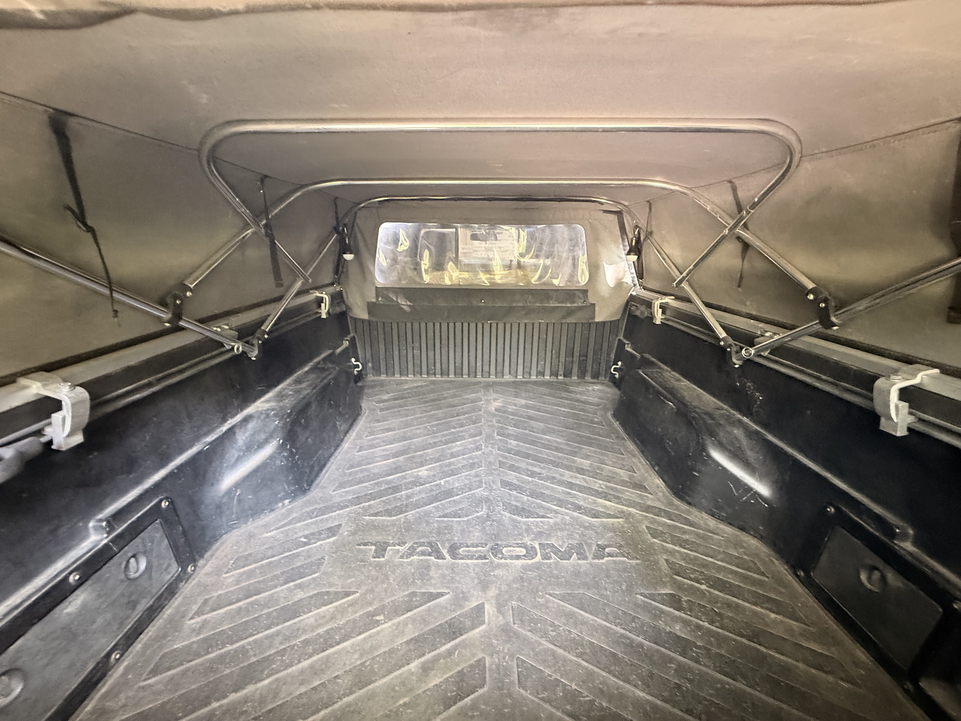 Used 2017 Toyota Tacoma TRD Off-Road w/ Premium & Technology Package AWD/4WD image 16