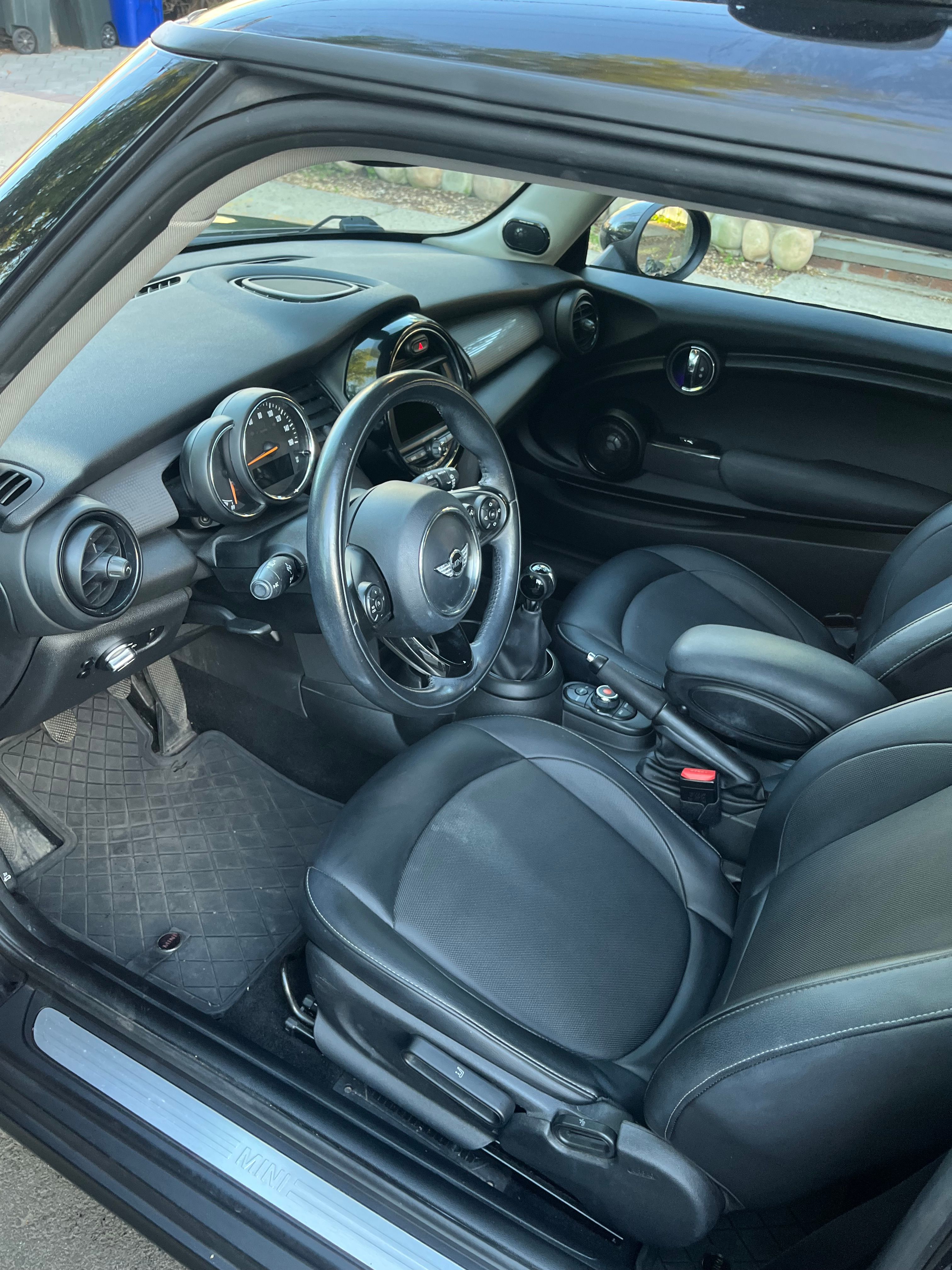 Used 2017 MINI Cooper 2-Door Hardtop FWD image 11