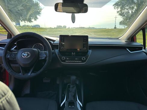 Used 2021 Toyota Corolla LE FWD image 8