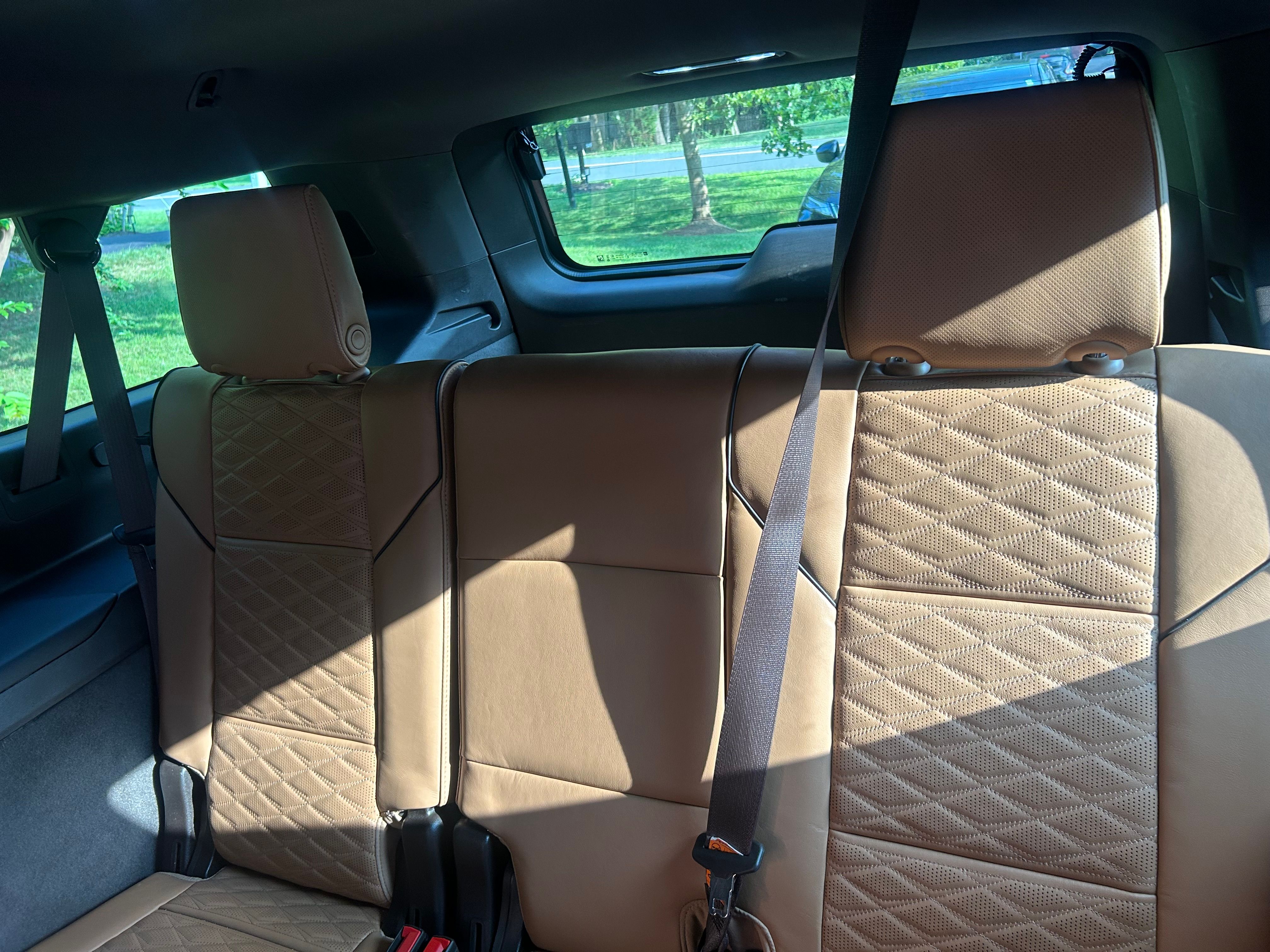 Used 2023 Cadillac Escalade ESV Premium Luxury AWD/4WD image 14