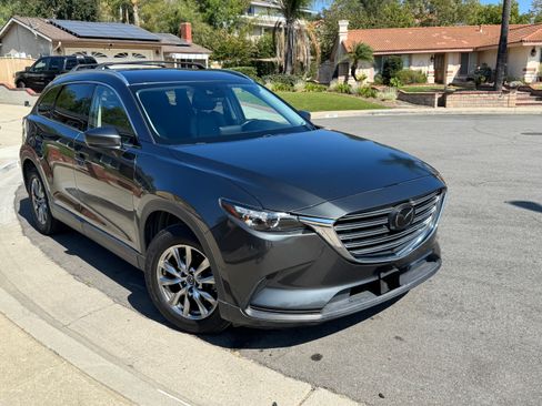 Used 2018 MAZDA CX-9 Touring image 1