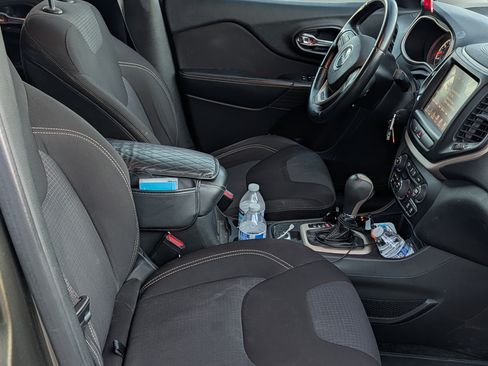 Used 2015 Jeep Cherokee Latitude image 10