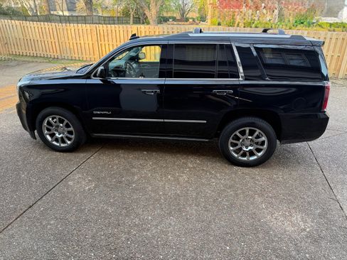 Used 2015 GMC Yukon Denali w/ Premium Package image 4