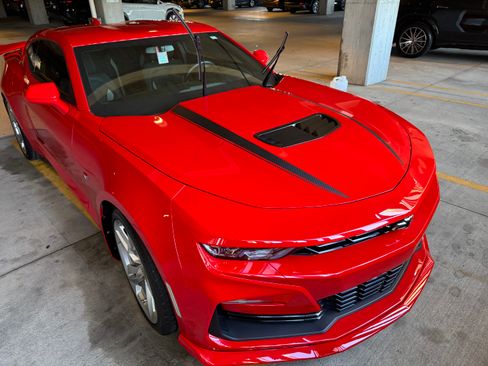 Used 2022 Chevrolet Camaro SS RWD image 6