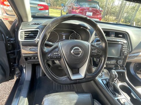 Used 2017 Nissan Maxima Platinum image 19