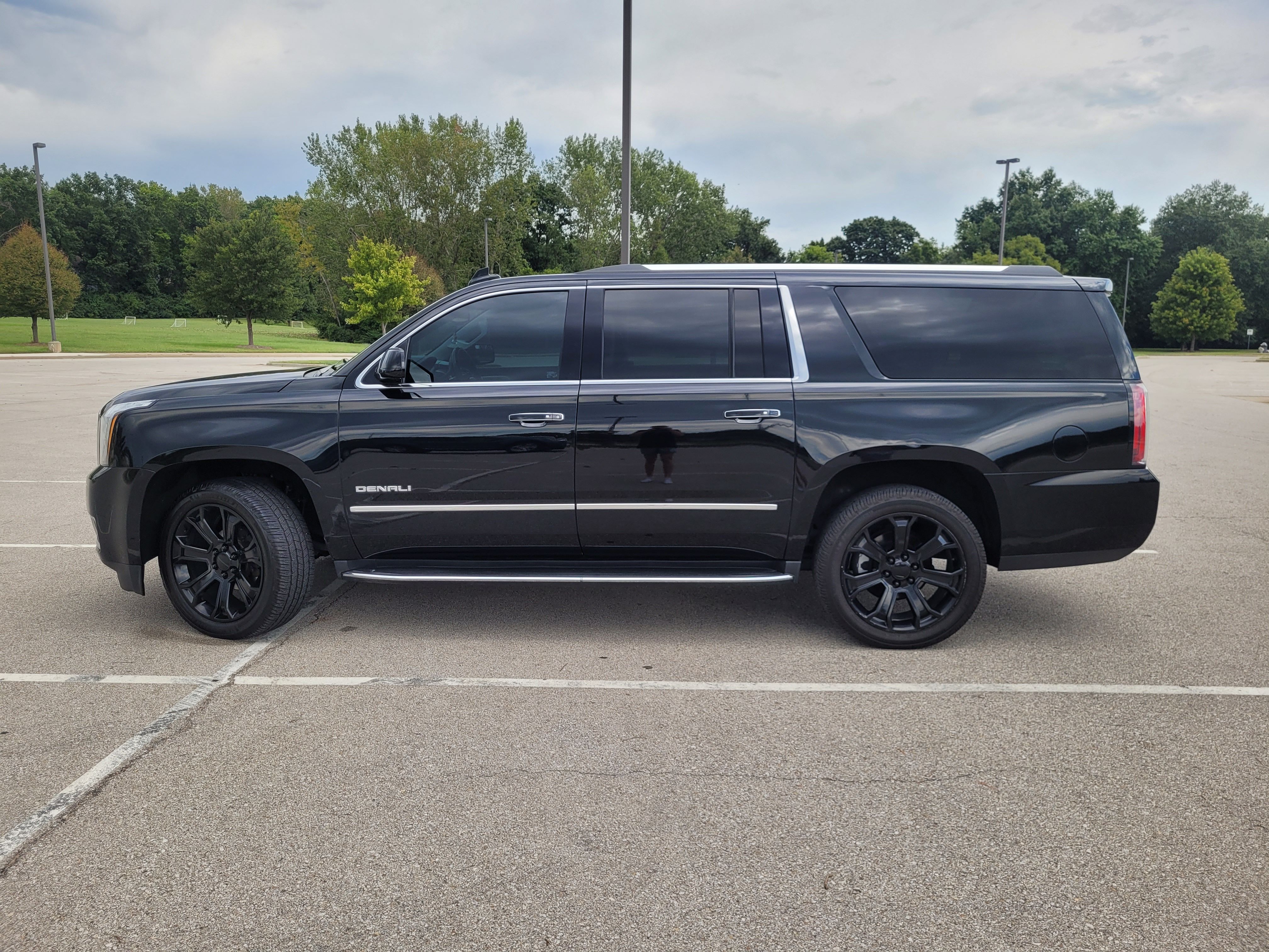 Used 2020 GMC Yukon XL Denali AWD/4WD image 4