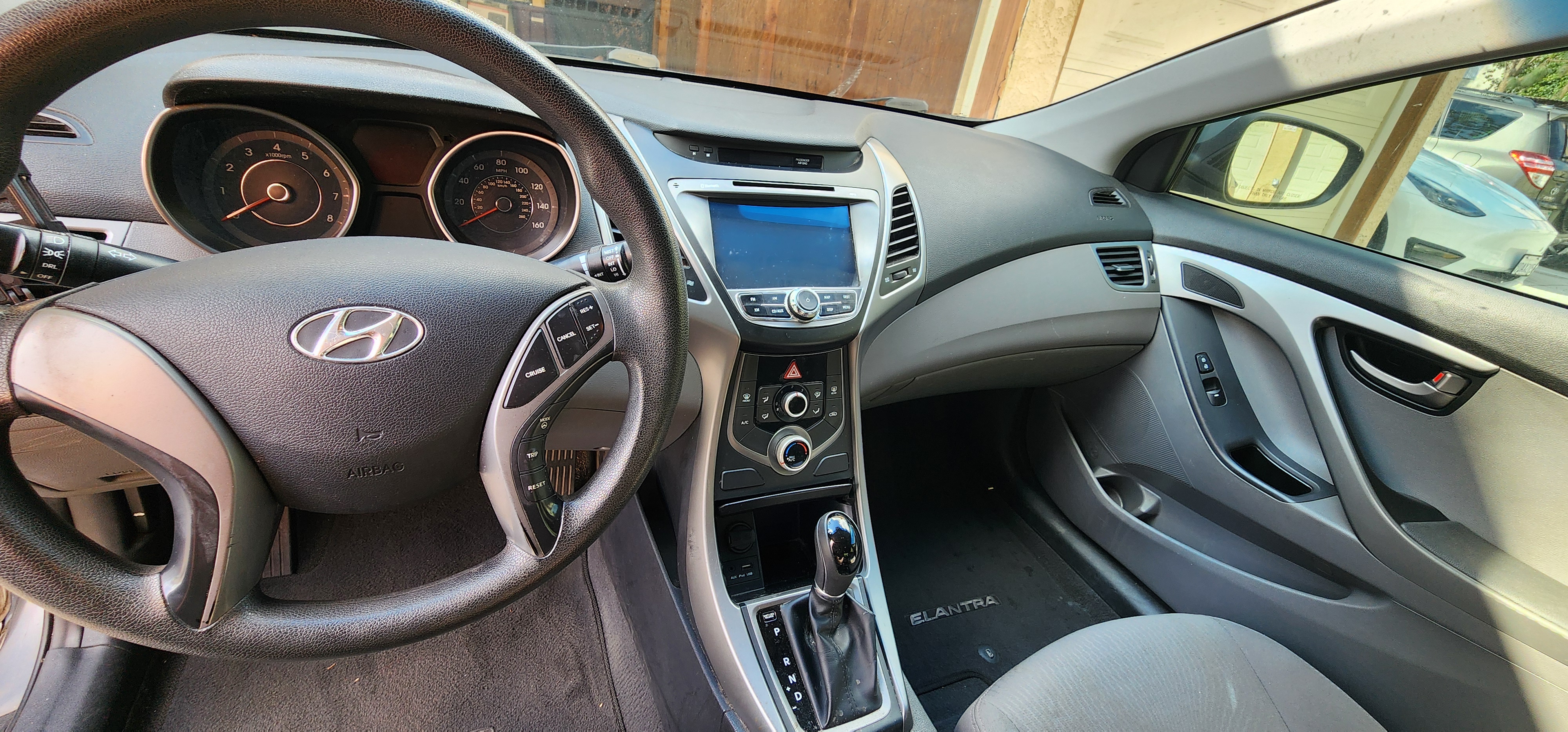 Used 2015 Hyundai Elantra SE FWD image 16