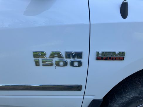 Used 2014 RAM 1500 Express AWD/4WD image 2