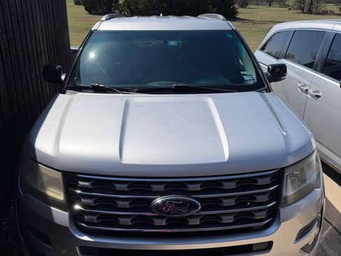 Used 2016 Ford Explorer XLT w/ Equipment Group 201A image 1