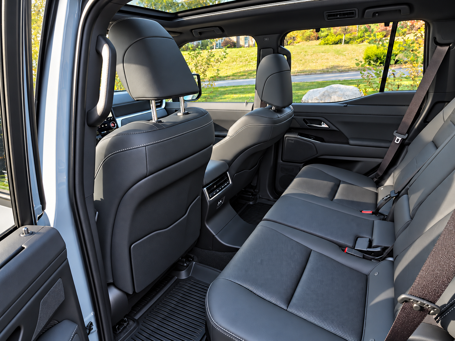 Used 2024 Lexus GX 550 w/ Accessory Package (Z1) AWD/4WD image 23