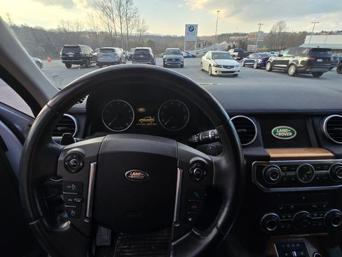 Used 2016 Land Rover LR4 HSE Silver Edition image 16