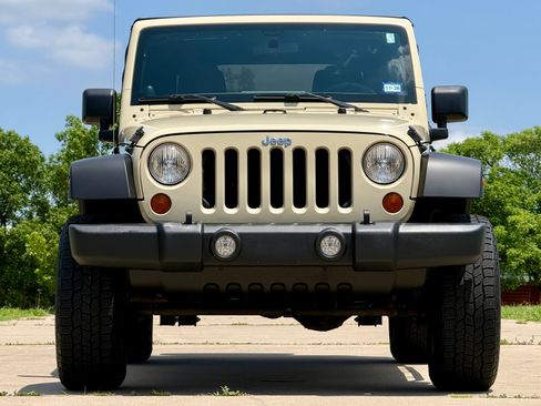 Used 2012 Jeep Wrangler Unlimited Sport AWD/4WD image 11