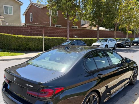 Used 2022 BMW 530i w/ M Sport Package RWD image 6