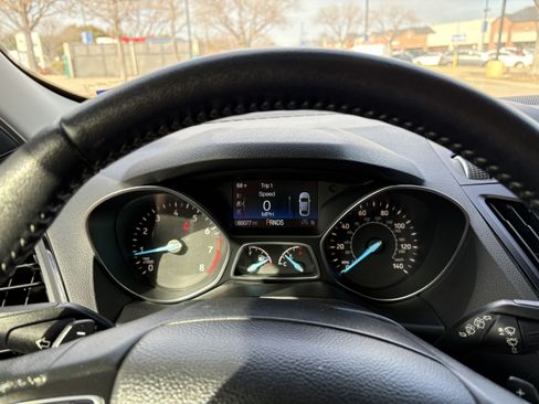 Used 2017 Ford Escape Titanium image 16