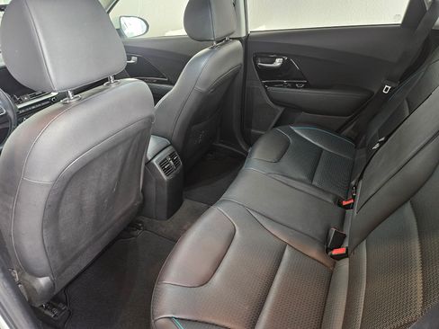 Used 2022 Kia Niro EX Premium w/ Cold Weather Package image 8