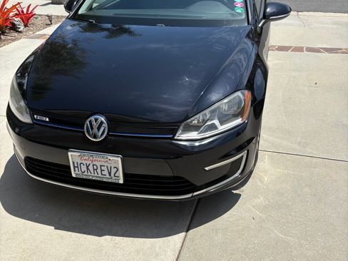 Used 2016 Volkswagen e-Golf SE FWD image 6