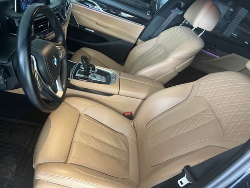 Used 2016 BMW 740i image 12