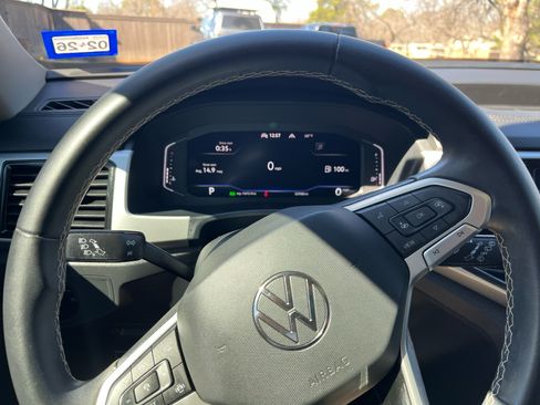 Used 2023 Volkswagen Atlas SE w/ Panoramic Sunroof Package image 6