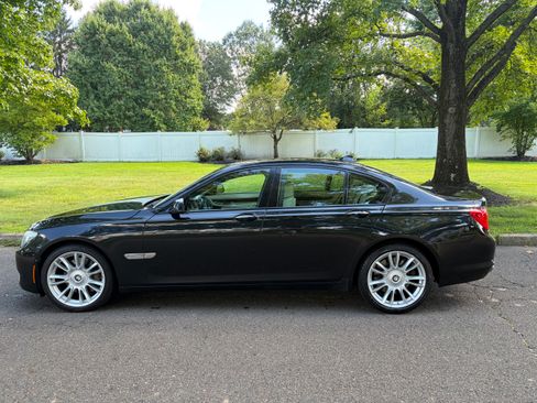 Used 2011 BMW 750i RWD image 10