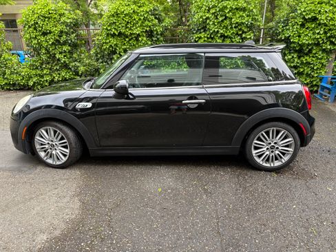 Used 2015 MINI Cooper S FWD image 2