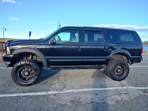 Used 2001 Ford Excursion Limited image 2