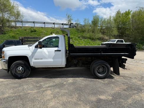 Used 2016 Chevrolet Silverado 3500 W/T w/ WT Convenience Package AWD/4WD image 4
