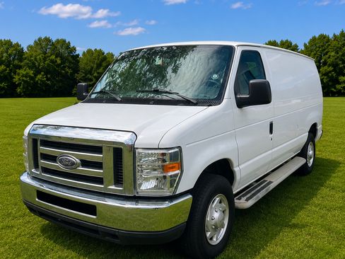 Used 2014 Ford E-250 and Econoline 250 w/ Power Group RWD image 1