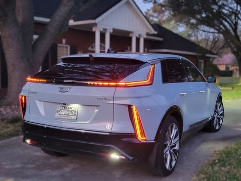 Used 2024 Cadillac Lyriq Luxury image 4